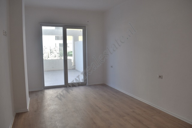 Apartament 3+1 per shitje ne rrugen Gryka e Kacanikut ne Tirane.
Apartamenti pozicionohet ne katin 